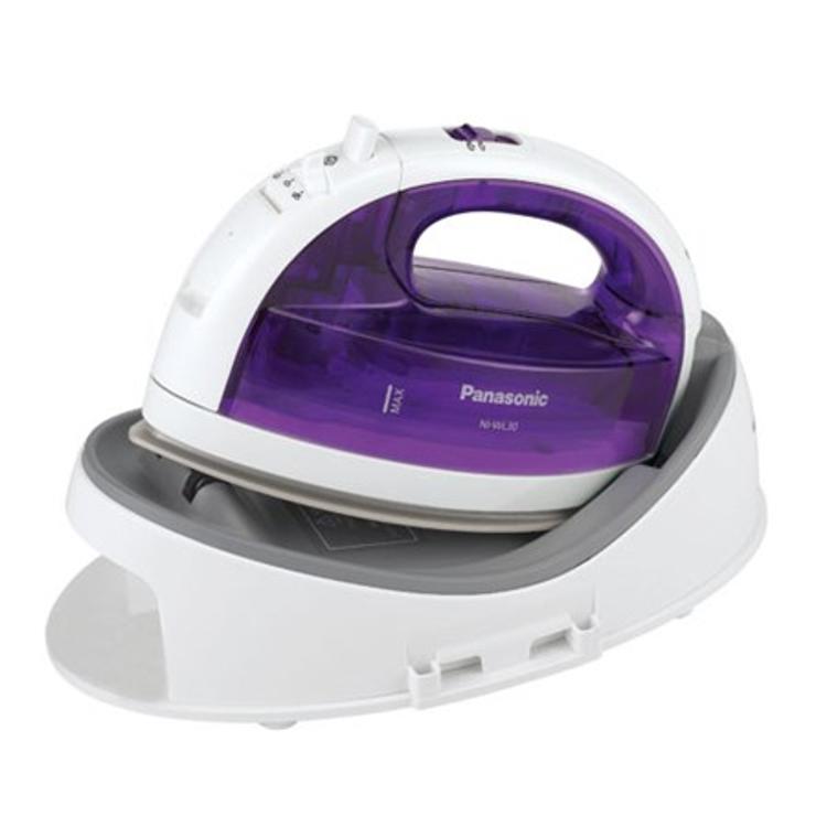PANASONIC NI-WL30 鈦塗層底板無線蒸氣熨斗 (1550瓦特)   紫色